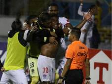 Dereck Moncada amarga al Motagua y Olimpia rescata un punto in-extremis en clásico marcado por la polémica