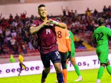 Orlando Galo se despachó un doblete para comenzar el camino al triunfo a la selección costarricense.