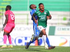 Dos galopadas del Chino López definen el triunfo de Marathón sobre un pobre Victoria en el Yankel Rosenthal