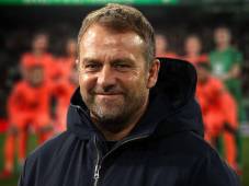 Fue operado desde el pasado 23 de septiembre y este lunes aparece en los entrenamientos del conjunto culé.