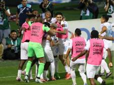 Honduras tumba a Nicaragua en el Nacional y escala al primer lugar de su grupo en la Eliminatoria Mundialista