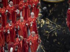 ¿Quién será el nuevo Papa? Comienza la procesión de los cardenales a la Capilla Sixtina para el inicio del cónclave