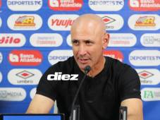 Eduardo Espinel, técnico del Olimpia, en la conferencia de prensa luego de vencer a Marathón. Foto Alex Pérez.