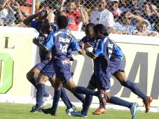 Motaga ganó al Olimpia el primer clásico que se disputó en el Carlos Miranda de Comayagua en 2006 con solitario gol de Pedrinho. FOTO: Archivo DIEZ.HN.