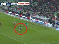 Momento en el que el Choco Lozano tuvo la oportunidad de anotar y la falló.