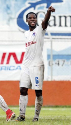 El sorpresivo once con el que Olimpia enfrentará el domingo a Real España