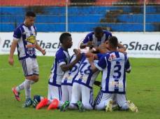 El Victoria se impuso 4-2 ante el Arsenal de Roatán y es nuevamente puntero el Grupo A de Liga de Ascenso en Honduras. Foto Javier Rosales