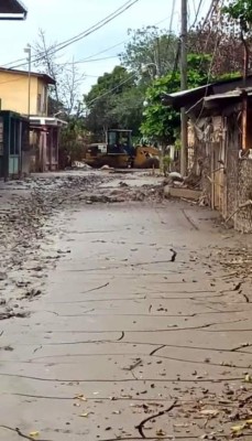 Qué terrible: La colonia en La Lima que quedó bajo el lodo tras el paso de ETA e IOTA