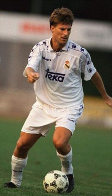 Vistieron la camisa del Ajax y Real Madrid y quizás no los recuerdes