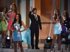 Y uno de los jueces que estuvo a cargo de la elección de la cafetera fue bastante peculiar: el boxeador filipino Many Pacquiao.