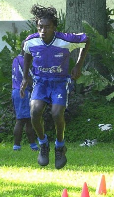 El día que la Fenafuth suspendió a 14 jugadores de Honduras previo al Preolímpico del 2000