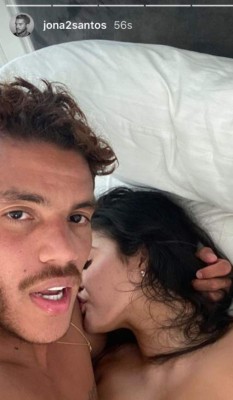¿Amanda Trivizas o Kylie Jenner? Ella es la chica de la foto con Jonathan dos Santos en su cama
