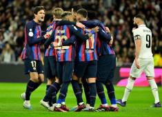 Barcelona derrotó al Real Madrid en el Bernabéu y acaricia el pase a la final de la Copa del Rey.