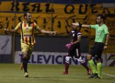 Claudio Cardozo anotó por cuarta ocasión el primer gol de Real España en un arranque liguero.