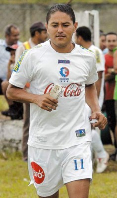 Brayan Beckeles y Javier Portillo se unen la prestigiosa lista de futbolistas con más títulos en Olimpia