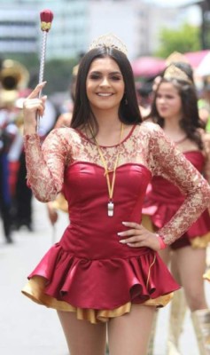 ¡Preciosas! Las 15 palillonas más bellas de los desfiles patrios en Honduras