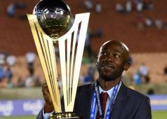 Paulo Wanchope celebra su primer título obtenido en la dirección técnica de la selección de Costa Rica. Foto: AFP