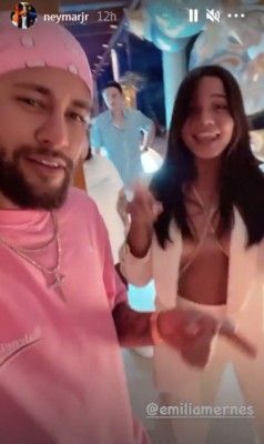 ¡Fiesta de Neymar y Cristiano, beso de Messi! Así recibieron el 2021 los grandes futbolistas del planeta