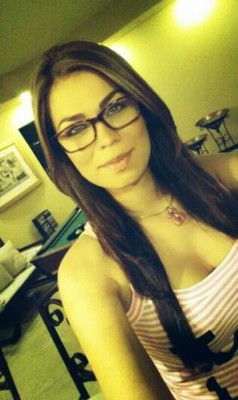 ¡Hermosa diputada! Pareja de futbolista tico embellece la política de su país