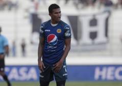 El volante del azul se toma con tranquilidad el empate 1-1 ante Real España. FOTO Ronal Aceituno