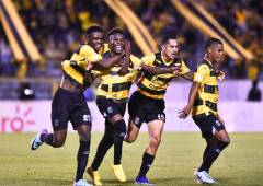 ¡Real España se deshizo del Marathón en el derbi sampedrano y se sacude la paternidad!