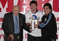 Trofeo Alfredo Di Stéfano. Es el que entrega el Diario Marca al mejor jugador de la campaña. Lo ganó en 2009, 2010 y 2011.