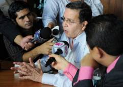 Rafael Callejas no se puede mover a un radio de 20 millas de donde se encuentra ubicado según su primo Roberto Ramón Castillo.