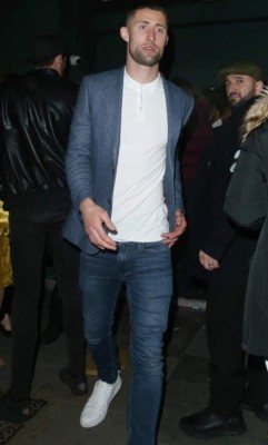 La polémica fiesta de los jugadores del Chelsea con dos mujeres misteriosas