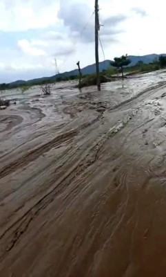 Qué terrible: La colonia en La Lima que quedó bajo el lodo tras el paso de ETA e IOTA