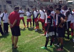 Ex integrantes del Arsenal de Tocoa aseguran que los futbolistas del club la están pasando mal en el tema económico. Foto Cortesía