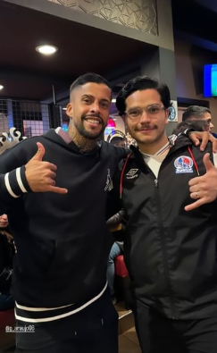 La fiesta del Olimpia tras proclamarse tricampeón invicto: futbolistas acompañados de sus parejas