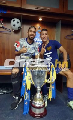 ¡A LO GRANDE! Así festejó Motagua en la intimidad su copa 15