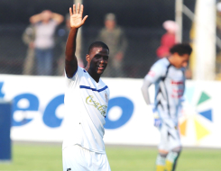 Olimpia le pasa por encima al Real España y sigue más líder