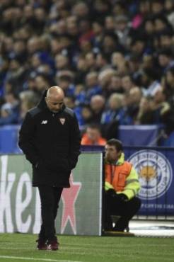 Sevilla's Argentinian coach Jorge Sampaoli walks on the touchline during the UEFA Champions League round of 16 second leg football match between Leicester City and Sevilla at the King Power Stadium on March 14, 2017. / AFP PHOTO / Oli SCARFF