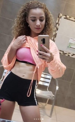 ¡Es una muñeca! De bailarina a periodista deportiva: Así es la despampanante Mayra Tercero