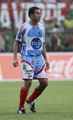 Rolando López, el defensor goleador que regresó al fútbol tres años después de su retiro