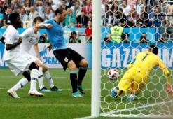 El central del Atlético de Madrid Diego Godín se convirtió este viernes en el jugador uruguayo con mayor número de capitanías en Copas del Mundo, con un total de ocho partidos, según informó la Asociación Uruguaya de Fútbol.