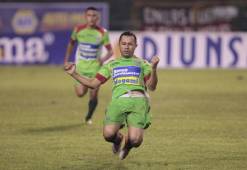 Alfredo Mejía igualó el marcado cuando Marathón perdía 2-1