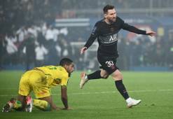 Paris Saint-Germain's Argentinian forward Lionel Messi celebrates after scoring a goal during the French L1 football match between Paris-Saint Germain (PSG) and FC Nantes at The Parc des Princes Stadium in Paris on November 20, 2021. (Photo by Anne-Christine POUJOULAT / AFP)