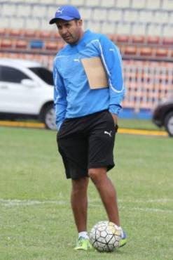 Nerlin MembreÃ±o Asistente tÃ©cnico de Olimpia ,de la liga nacional torneo clausura 2017.