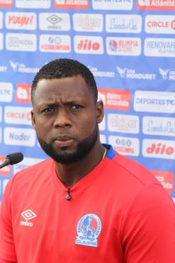 Yustin Arboleda habla del clásico ante Real España y de las salidas de compañeros del Olimpia: El favoritismo lo ve la gente o la prensa