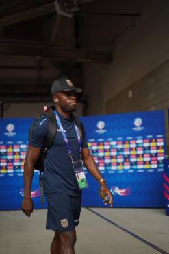 Enner Valencia va como titular ante México. El delantero se perdió el pasado juego por expulsión.