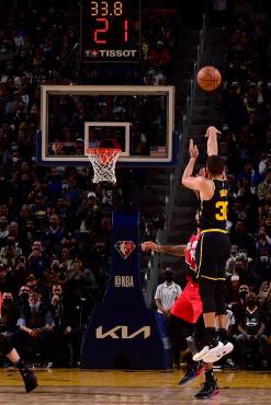 Steph Curry se acerca a nueve de la marca histórica de triples en la NBA: los rivales contra quien rompería el récord