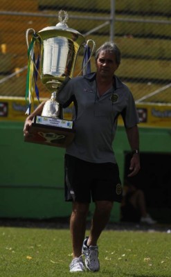 Técnicos nacionales e internacionales que se han coronado en Liga Nacional