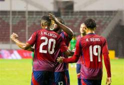 Costa Rica no tuvo problemas en su debut frente a Guadalupe.