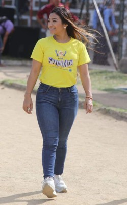 Las lindas chicas que robaron suspiros en el clásico Olimpia-Motagua en el Olímpico