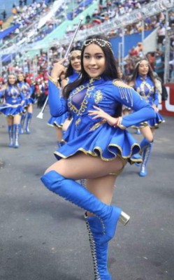 Flashazos: Derroche de belleza y caos en desfiles del 15 de septiembre en Honduras