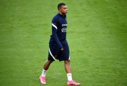 Mbappé dejó la selección de Francia por dar positivo por coronavirus.