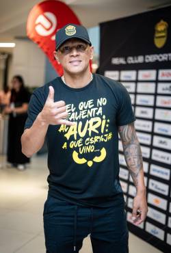 Pacer y Real España se unen para lanzar innovadora colección de camisetas para los aurinegros