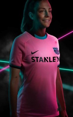 ¿Por qué la critican? Así es la nueva camiseta rosa del Barcelona para la temporada 2020/21&nbsp;&nbsp;